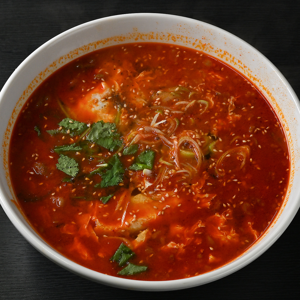 【おすすめの逸品】コク深いカルビスープは〆にもぴったり！ぜひ当店こだわりの味をご賞味ください◎