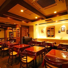 店内には水槽があり、近くのテーブル席はお子様から大人気。キッズチェアもございます、数に限りがございますのでご予約時にご利用台数をお伝えください。