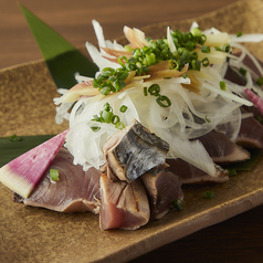藁焼きカツオのタタキ