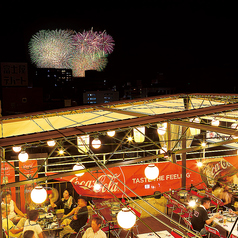 天気のいい日はお昼は青空の下、夜は星空の下でお食事をお楽しみいただけます☆