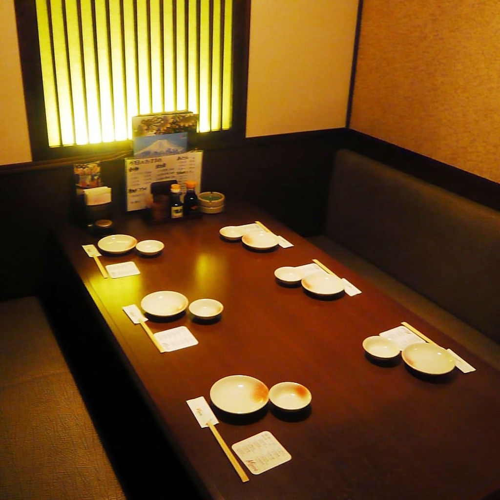 ゆっくりと、食事やお酒を楽しみながら会話を楽しむプライベート空間♪