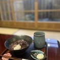 《和スイーツもご用意》甘すぎない小豆と焼き上げたお餅。しっとりと喉を潤し、満足感もたっぷり◎老若男女問わず人気の逸品です。