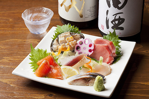 美味しいお酒とご一緒に！新鮮なお魚に串もの、揚げ物、、、定番のザンギも♪