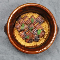 鰻釜炊き御飯　香の物　赤出汁