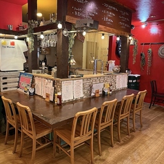 【お1人様やデートに】お1人様でも気軽にご利用いただけるカウンター席をご用意しております。お仕事帰りにふらっと立ち寄って1人飲みをするも良し、友人との会話を楽しむも良し、デートや記念日にも良しと様々なシーンでご利用いただけます。ご来店をお待ちしております。