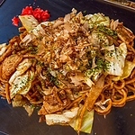製麺所で当店独自のレシピで作らせたこだわりの麺！細麺、太麺が選べます。