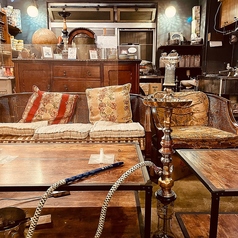 デートにも◎店舗中央にある存在感抜群のビッグソファー♪