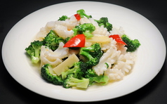 イカとブロッコリーの塩炒め