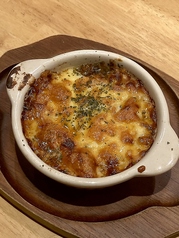 3種類のチーズを使用した和牛ミートグラタン