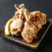 自慢のこだわりアラカルトが大充実♪一度食べたら止まらない、衣はザクザク！お肉はやわらかジューシ『チューリップ唐揚げ』。さら『蟹味噌マカロニサラダ』 はカニ好きのお客様にはぜひ食べてほしいオススメの逸品たちがズラリ！