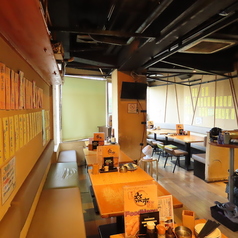 串かつ楽市の雰囲気1