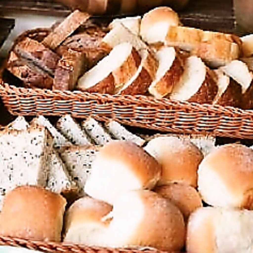 毎日焼きたて！屋外で食べるGMCの自家製パンは格別！