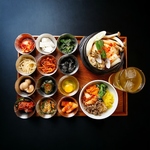ランチ限定！定食スタイルの韓国料理