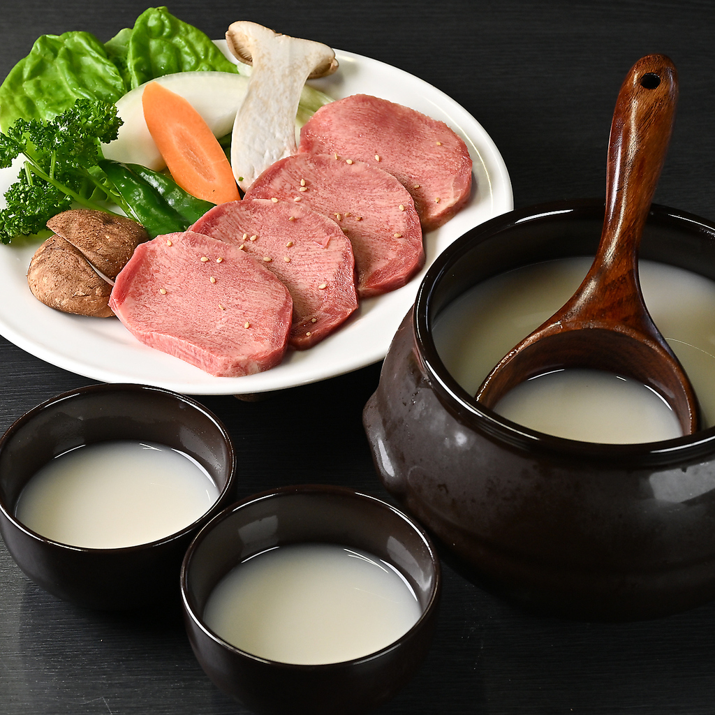 【焼肉×マッコリ】マイルドで甘みのあるマッコリと相性抜群！今夜はみんなでマッコリで乾杯♪