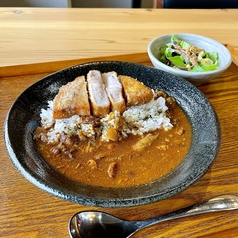 【単品】一ノ剱のミートデミカレー（サラダ付き）