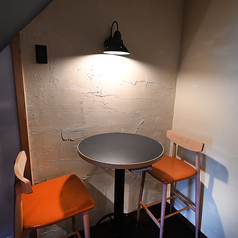 ≪テーブル◆≫2名様掛けテーブルを1席ご用意しており、デートなどにご利用いただけるお席となております♪カウンターや半個室含め貸し切りでのご利用可能ですので、ご利用の際はお気軽にお問い合わせください!