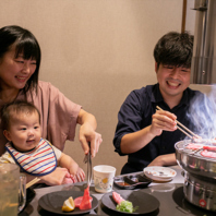 子連れも安心！TV付き個室と50台の大型駐車場完備