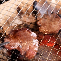 炭火七輪で焼くお肉はおいしい。