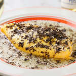 香り豊かなトリュフが贅沢な熱々トロトロの「トリュフまみれオムレツ」をぜひお楽しみください！