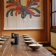 【2階】畳のお座敷はまるで家にいるかのようにほっと落ち着く…♪