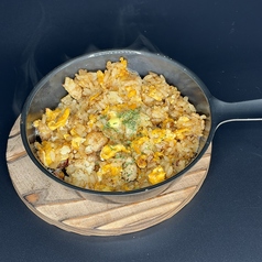 鉄板ガリバタ焼めし