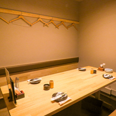 【2階】個室で区切ることができます！プライベート空間を演出します。※2階はコースまたは2000円セットでのご利用のみになります。