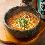 トロッとプルっと"石焼"牛すじコチュジャン煮込み！！