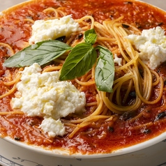 バジルとモッツァレラのトマトソース