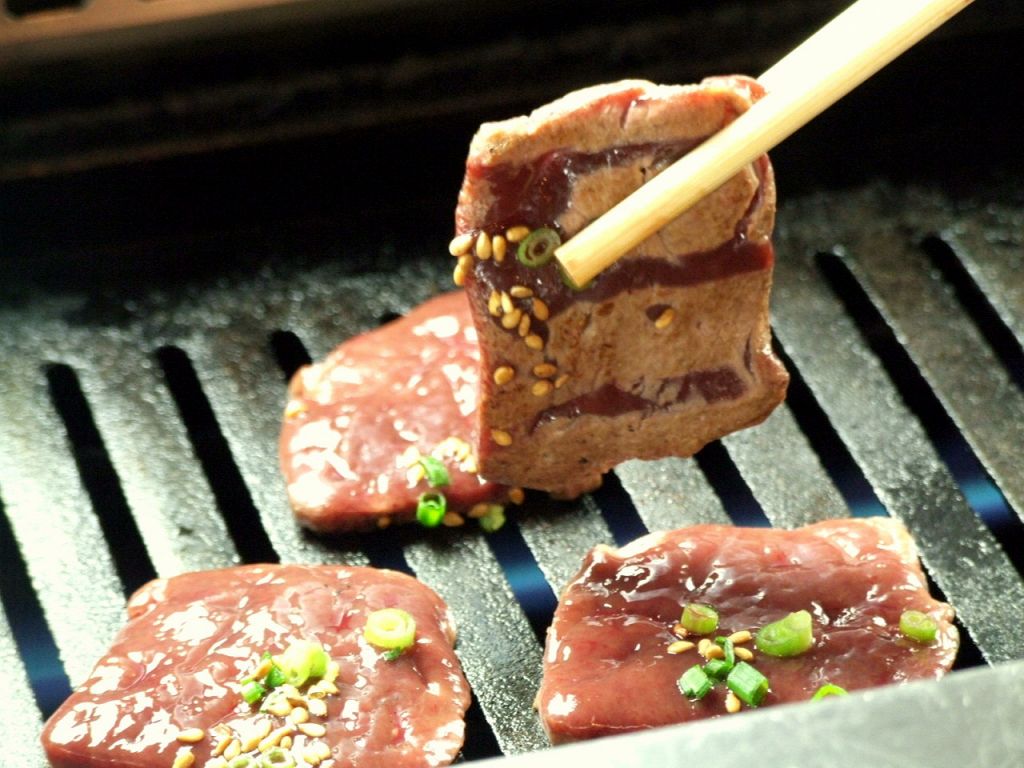 レバーは炙ると甘みが増して更に美味しくなるんです！