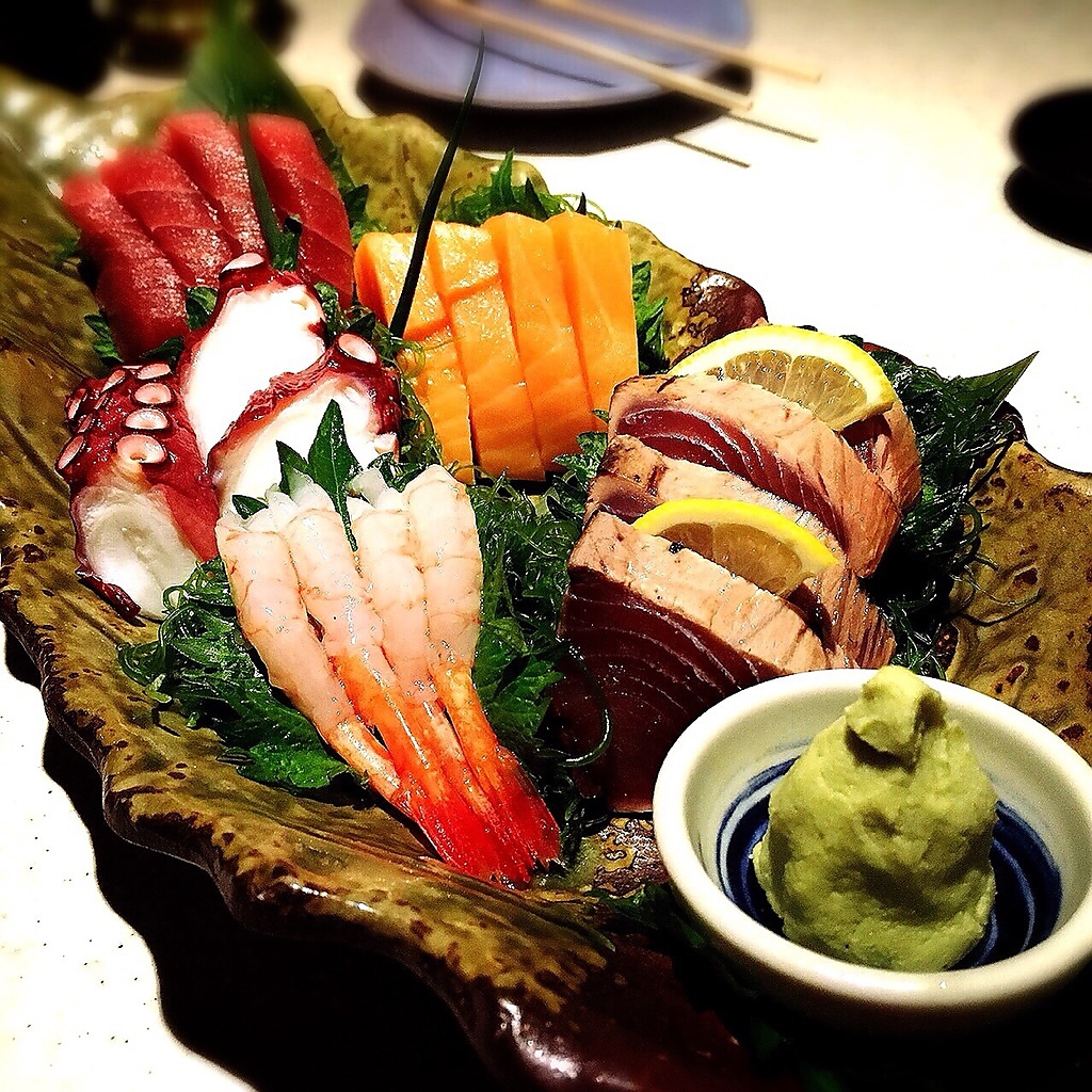 海鮮にもチカラ入れてます！！刺身五点盛りをどうぞ！！