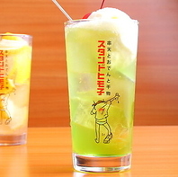 乾杯から〆まで楽しめる豊富なドリンクと「メガサイズ」