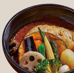 ★北海道の名店から継承したスープカレー！地野菜と柔らかチキンも一緒に★チキン野菜カリーの写真