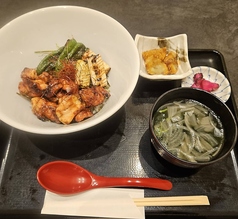 炭火焼き　焼き鳥丼定食