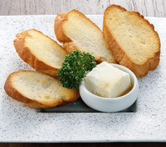 クリームチーズ豆腐とバケット