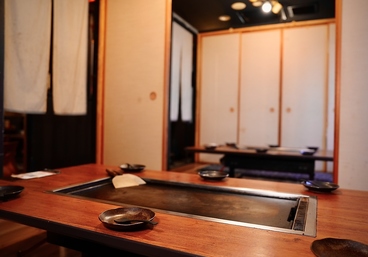 下町もんじゃ鉄板焼 ぴんぞろの雰囲気1