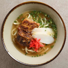 自家工房で製麺した沖縄そばやジーマミー豆腐！！