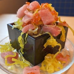 【裏名物】こぼれ海鮮 バクダン豆腐