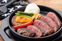 当店おすすめ〈鉄板焼き〉は是非お召し上がり下さい◎