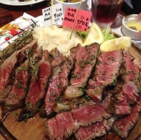 名物の熟成肉タリアータをお楽しみください！