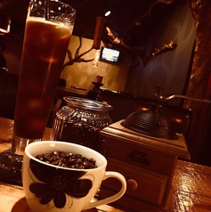 豆から挽いたこだわりのコーヒーも自慢