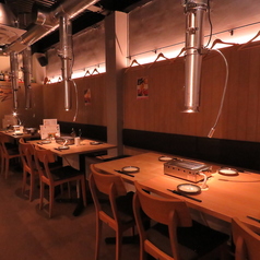 6名様掛けのテーブル席をご用意しております。4名様よりご予約可能です。