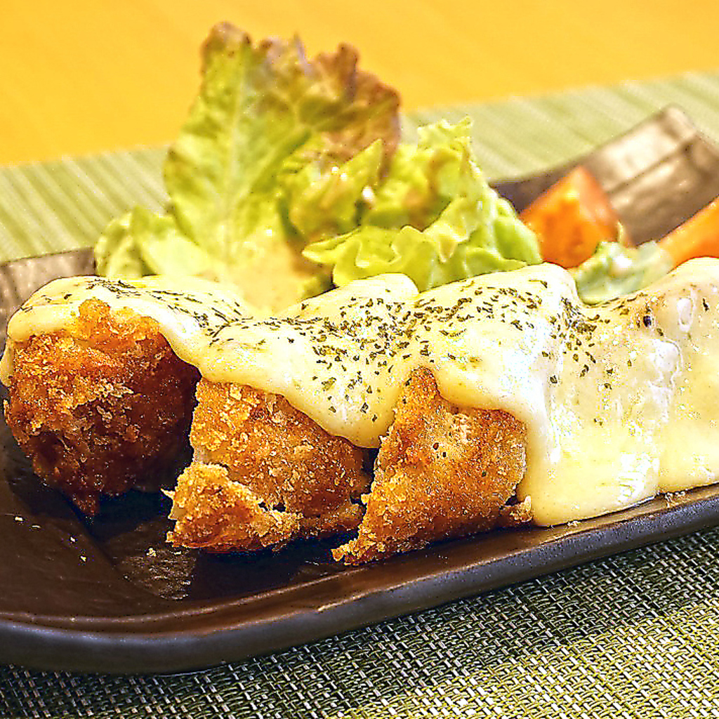 【 チーズたっぷり豚バラしそ巻きフライ】とろとろチーズとの相性バッチリ！美味しいお酒と一緒に★