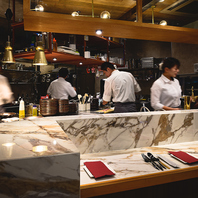 シェフのライブ感を1F席で体感