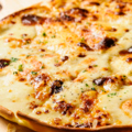 料理メニュー写真 大人気◎4種のチーズピザ