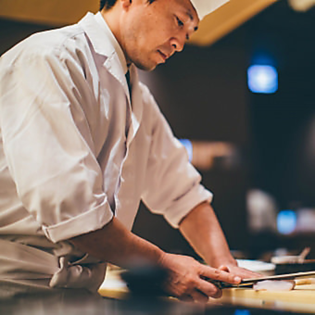 鮮やかで目でも楽しめる豪華コースです。どのお料理も食材や鮮度にこだわったものになっています