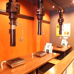 6名席と4名席の広々とした掘りごたつ席。合わせて10名様までのご利用も可能です!!