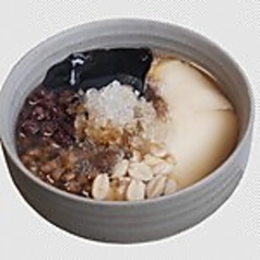 四色豆花(あずき、緑豆、ピーナッツ、仙草ゼリー)