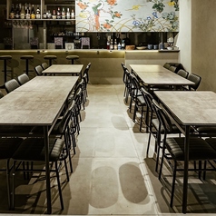 着席時最大50名様・立食時最大80名様までOK。20名様以上で貸切OK。大人数の宴会は【女子大やまぐち】にお任せください。音響設備も完備してますので各種イベントもお気軽にご相談ください。