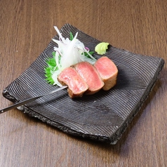 〈牛串〉厚切りトロ牛タン(タレ・塩) 各
