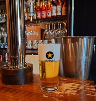 特製サーバーで注ぐ、生ビール！